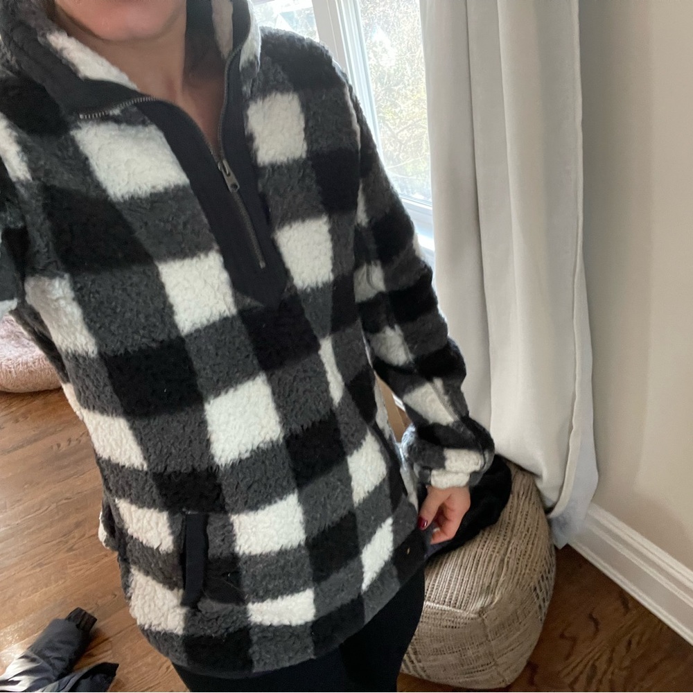 A&F pull over - Picture 2 of 4